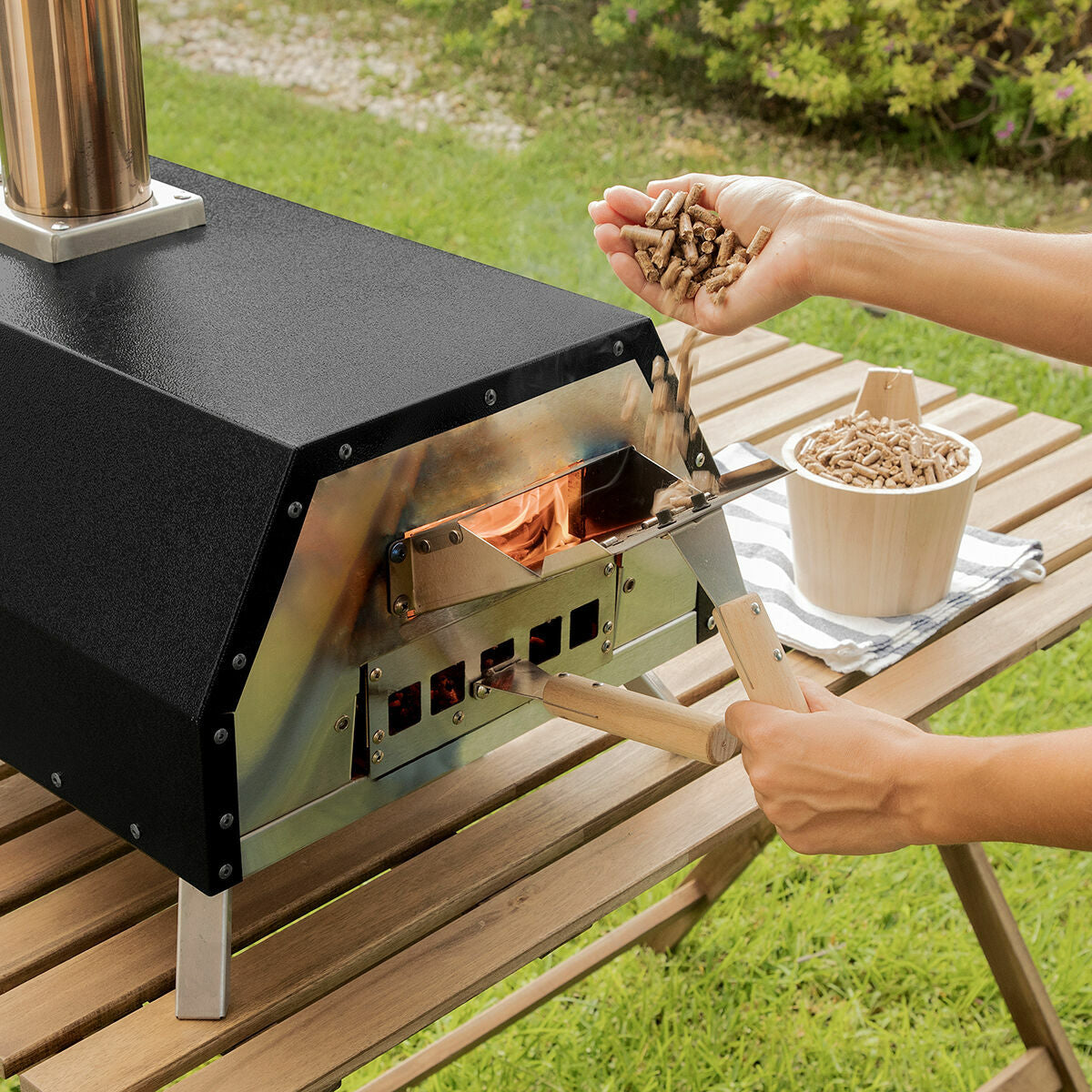 Pellet Pizza Oven with Accessories Pizzahven